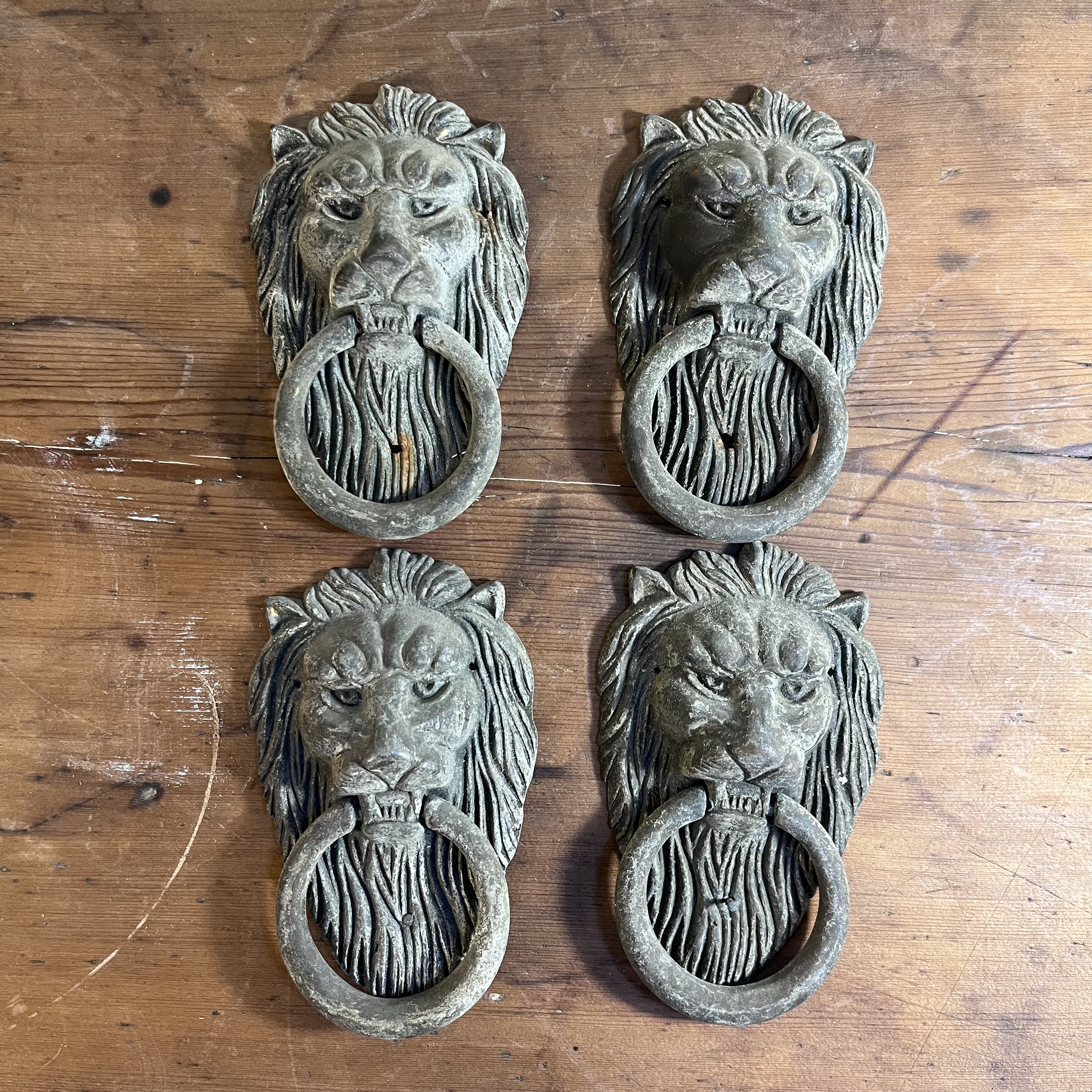 Lion’s head aged door-knockers – c. early to mid 20th Century / 20世紀上半葉獅頭造型老件門環