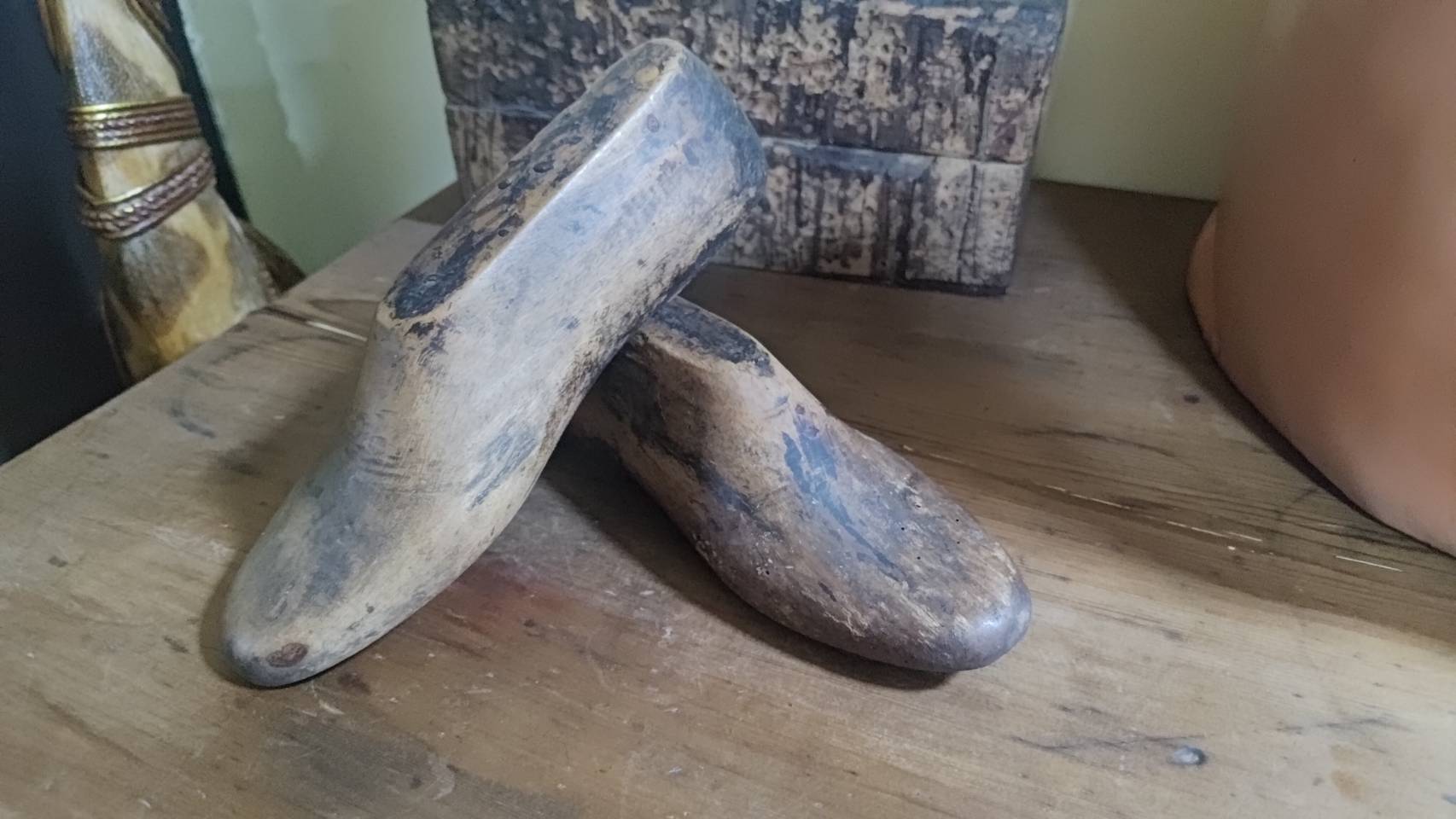 Wooden cobbler's inserts 木製鞋匠鞋楦